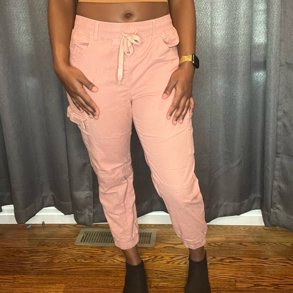 Pink ccropped cargos | size 15